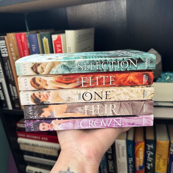 The Selection Series Books #1-5 Kiera Cass Fantasy Princess Series New Crown - Picture 2 of 10